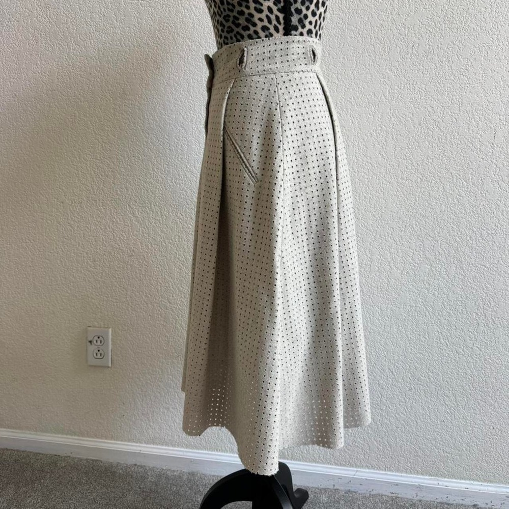Zara cream pleated skirt - Picture 5 of 6